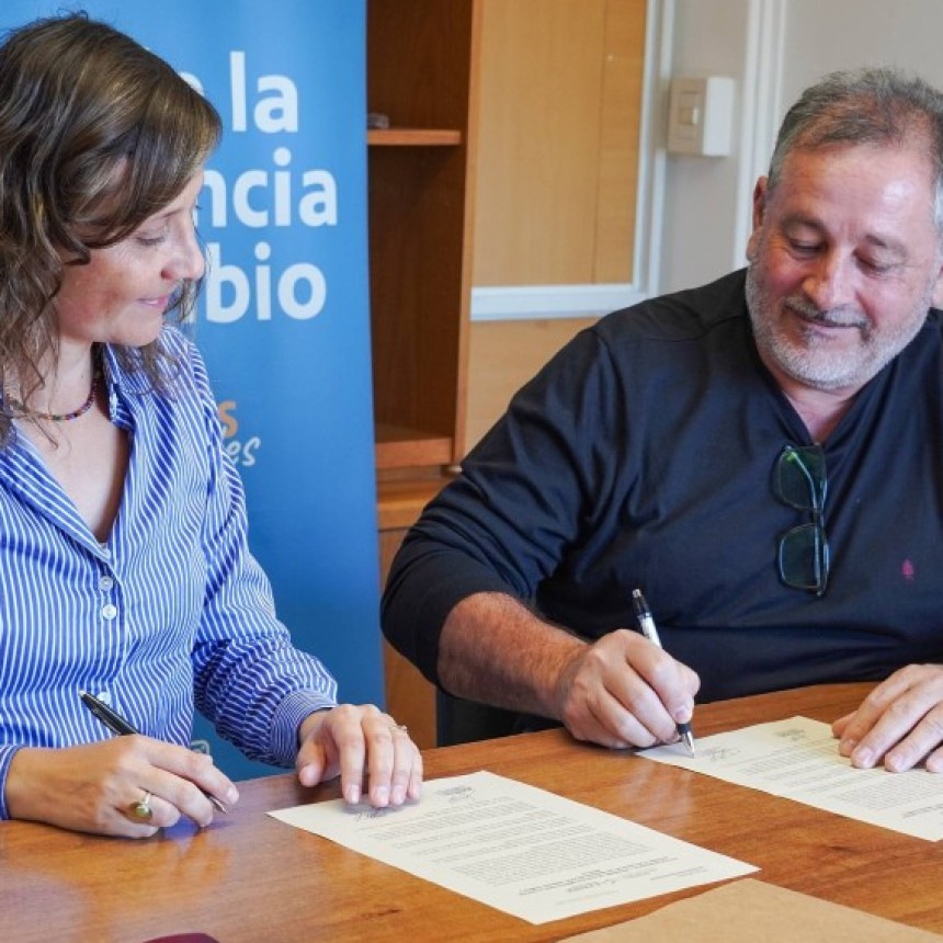 La Pampa: Victorica y Secretaria de Medio Ambiente firmaron convenio para la gesti&oacute;n de Residuos 