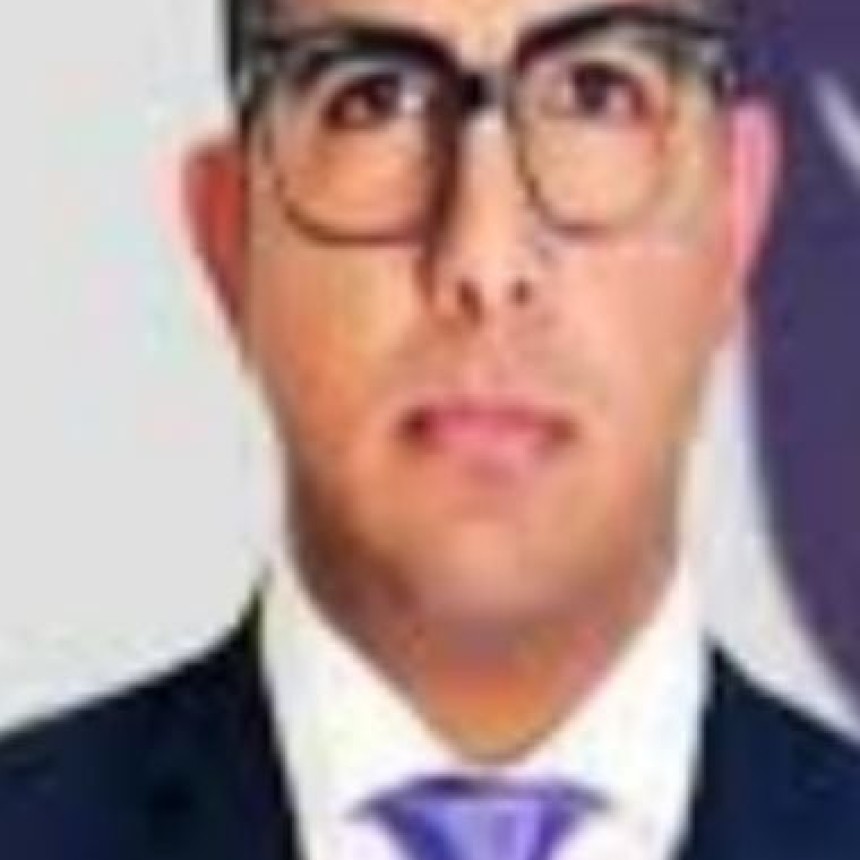 Diputado libertario volvi&oacute; a su ciudad y lo echaron a huevazos por votar a favor de la Ley de Glaciares