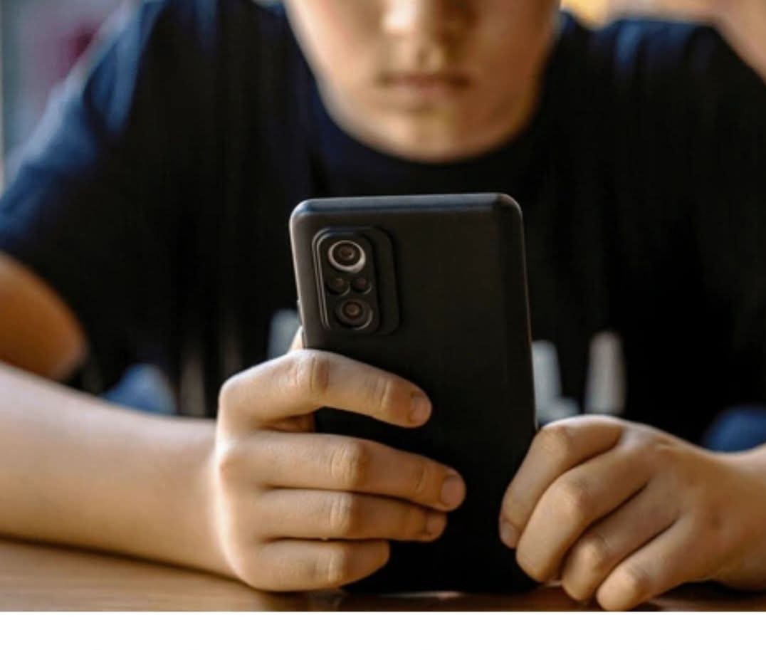 La Pampa:Condenan a joven de 20 años por tener en su celular videos y fotos sexuales de una menor