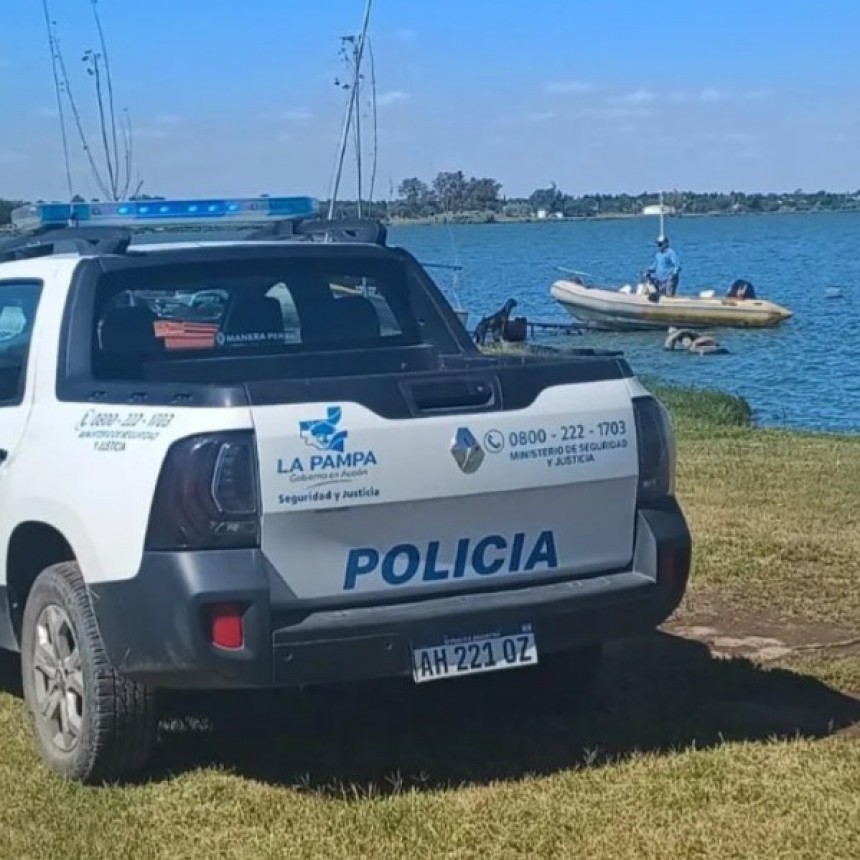 La Pampa:Tres navegantes fueron rescatados tras caer al agua en la laguna Don Tomás de Santa Rosa