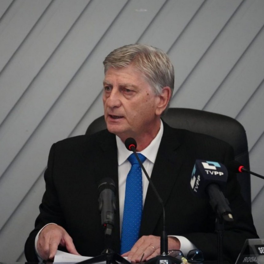 El Gobernador de La Pampa en C5N: "en un esquema democr&aacute;tico tambi&eacute;n tenemos representatividad los gobernadores, los legisladores, los intendentes"