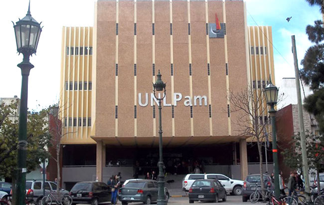 Las universidades Nacionales en alerta 