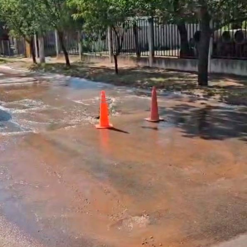 La Pampa: Se rompi&oacute; el ca&ntilde;o mayor del acueducto y faltar&aacute; el vital suministro en gran parte de Santa Rosa por arreglos