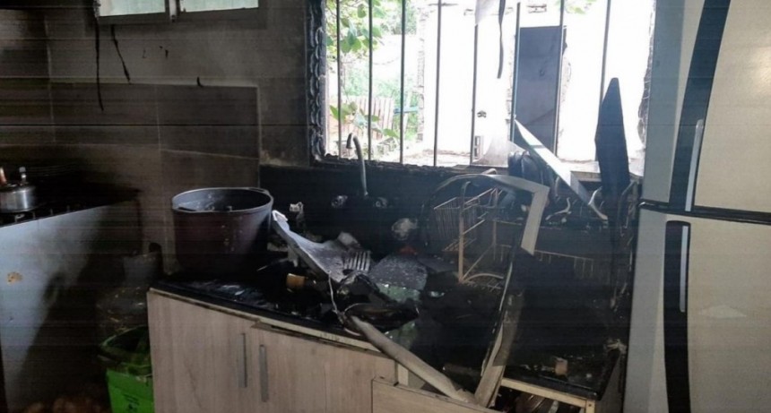 Denunci&oacute; a los narcos que venden droga a su hija y le prendieron fuego la casa