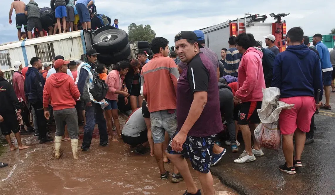 Vecinos de  R&iacute;o Cuarto faenaron animales en la ruta