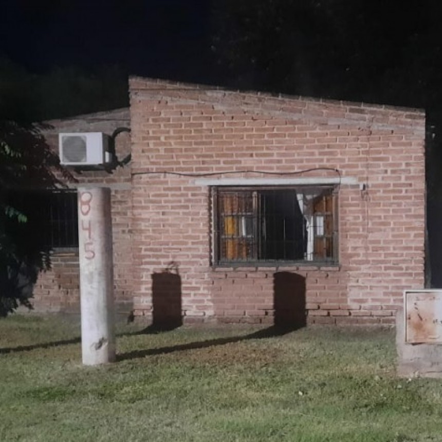 La Pampa: alcoholizado, prendi&oacute; fuego su propia casa en Santa Rosa