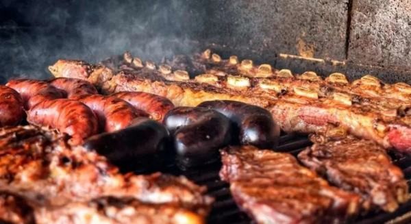 El asado, cada vez más lejos de la mesa de los argentinos: sigue cayendo en picada el consumo de carne vacuna 