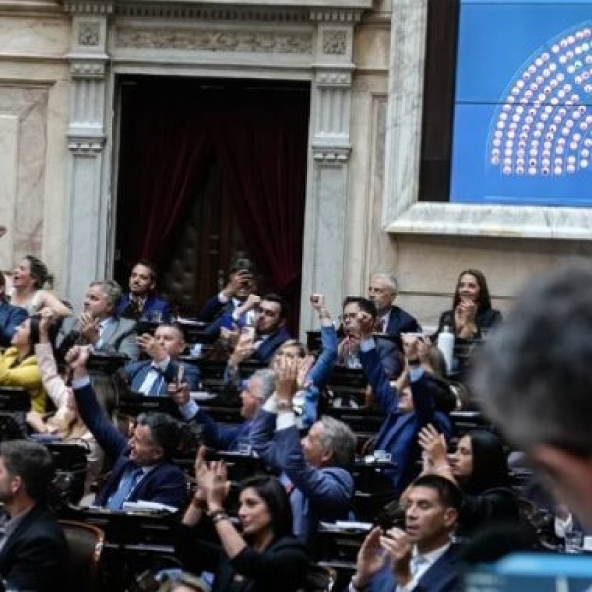 Diputados aprobó la reforma laboral en una sesión tensa y marcada por escándalos