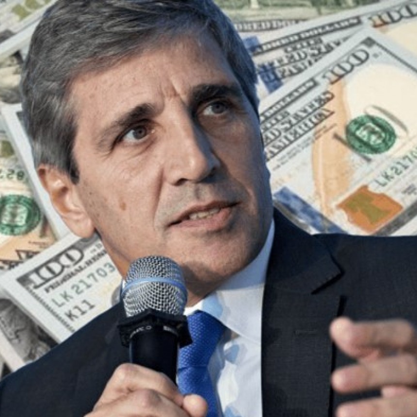 El ministro de econom&iacute;a Caputo anunci&oacute; que Argentina recibir&aacute; U$S 20.000 millones del FMI