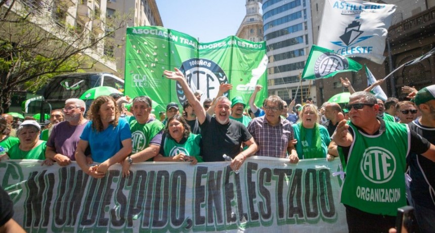 Vencen 50.000 contratos en el Estado y hay temor por una nueva ola de despidos