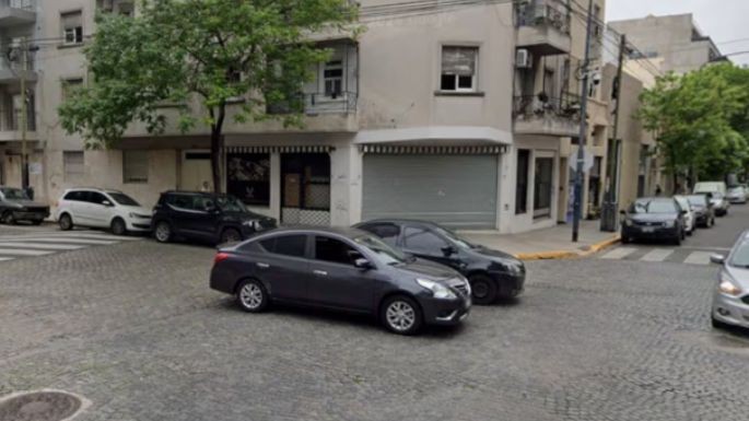 Un hombre tuvo un infarto mientras manejaba, choc&oacute; contra dos autos y muri&oacute;