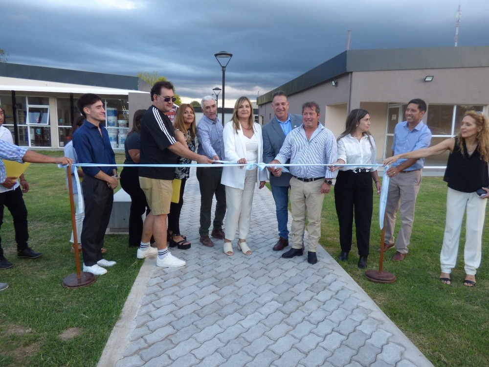 La Pampa: &ldquo;Otros hacen alarde de la reducci&oacute;n del gasto, en Luan Toro se inaugura un centro comercial&rdquo;
