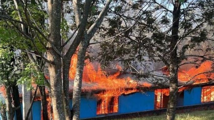 Acusan a un chico de 13 a&ntilde;os de haber incendiado un colegio hist&oacute;rico de Misiones