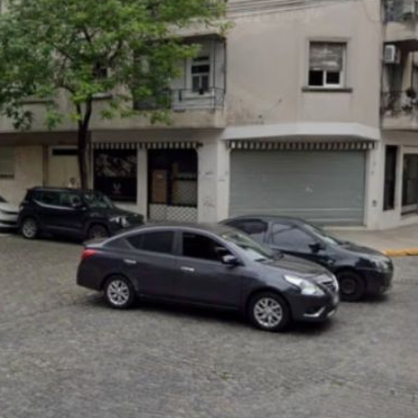 Un hombre tuvo un infarto mientras manejaba, choc&oacute; contra dos autos y muri&oacute;