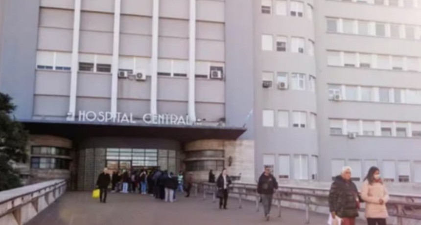 Preso intent&oacute; escapar de un hospital, se cay&oacute; de un tercer piso y muri&oacute;