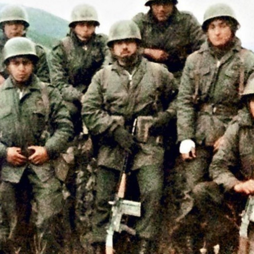 Un grupo de veteranos se retir&oacute; de un acto por Malvinas tras considerar partidario el discurso de una profesora