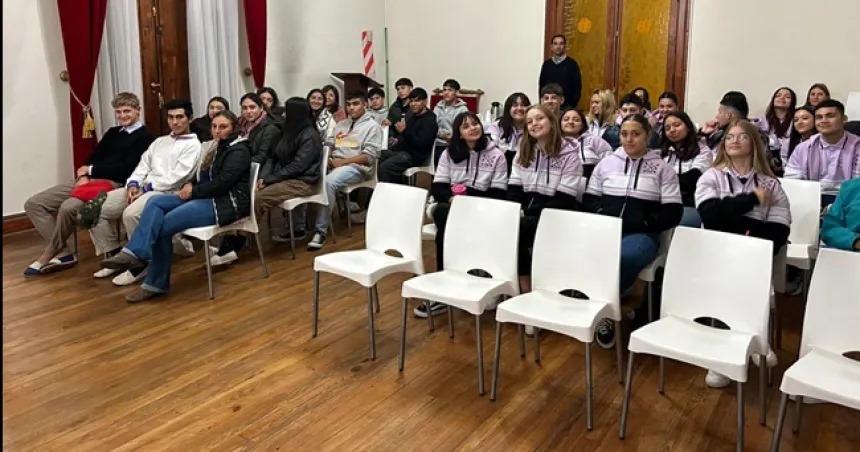La Pampa : Colegios secundarios presenciaron un debate oral en Victorica