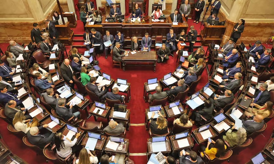 Aumento de sueldos en el Senado,  cobrar&aacute;n en mano m&aacute;s de 4 millones 