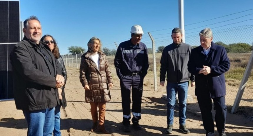 La Pampa: El gobernador Ziliotto recorri&oacute; e inauguro el Primer Parque Solar Fotovoltaico en Victorica