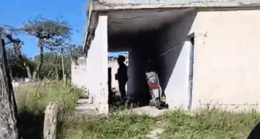Mat&oacute; a la pareja, le sac&oacute; una foto al cad&aacute;ver y se la mand&oacute; a la hija: la macabra frase del femicida cuando se entreg&oacute;