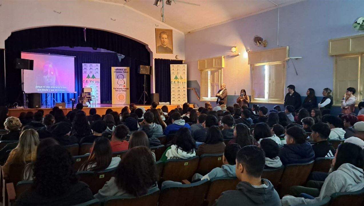 80 a&ntilde;os de la Cevic: Con salas colmadas la Cooperativa  e infancias Robadas presentaron &ldquo;Los Mancos de esp&iacute;ritu&rdquo; en Victorica, Telen y Luan Toro. 