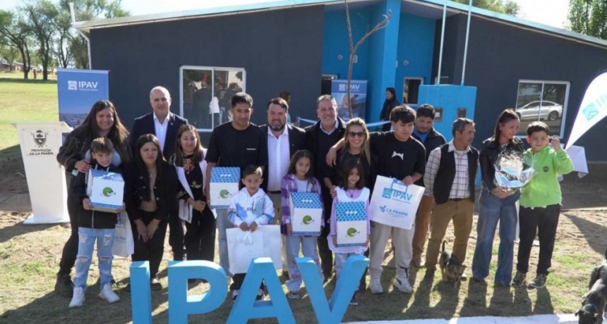 &ldquo;En La Pampa los sue&ntilde;os se cumplen&rdquo;: cuatro familias recibieron sus viviendas en Carro Quemado