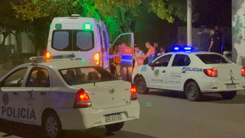 La Pampa: Ri&ntilde;a, Tiros, un apu&ntilde;alado y una mujer embarazada con un golpe en el abdomen hospitalizados