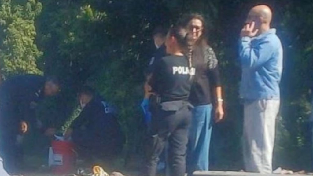 Encontraron un feto dentro de un balde abandonado en medio de la calle