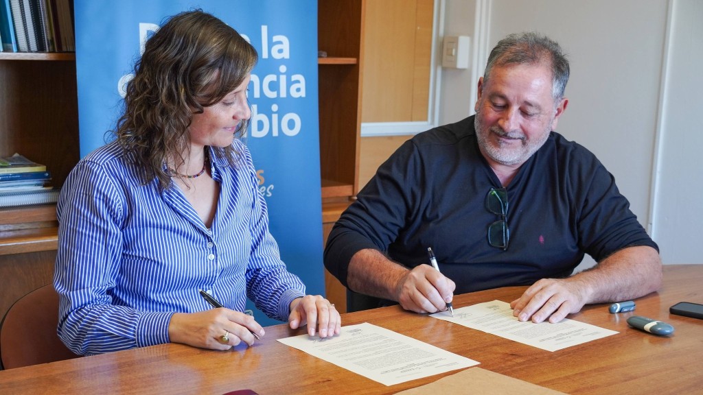 La Pampa: Victorica y Secretaria de Medio Ambiente firmaron convenio para la gesti&oacute;n de Residuos 