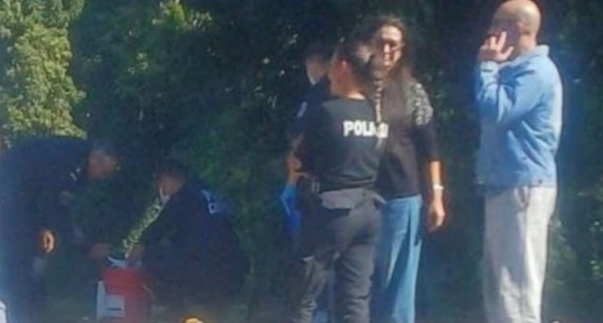 Encontraron un feto dentro de un balde abandonado en medio de la calle