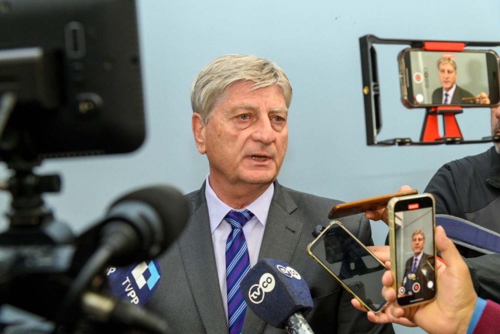 La Pampa:Ziliotto está en Paraná para participar de la reunión con los gobernadores que reclaman fondos a Nación