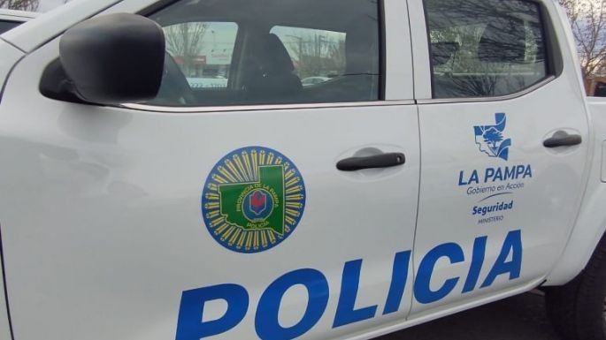 Encontró a un ladrón en el patio de su casa y lo corrió a los tiros