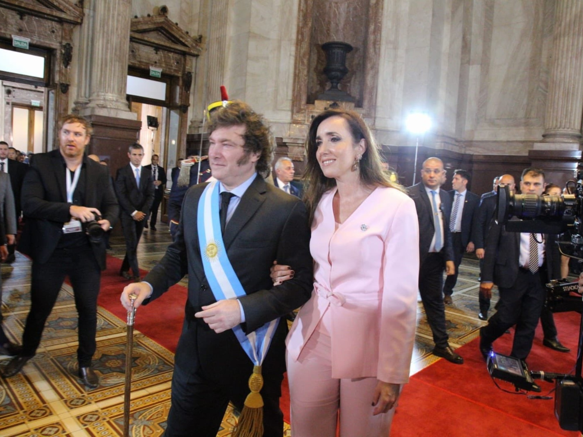 Encuesta nacional:A 6 meses de llegar al poder, se mantiene intacta la imagen positiva de Javier Milei