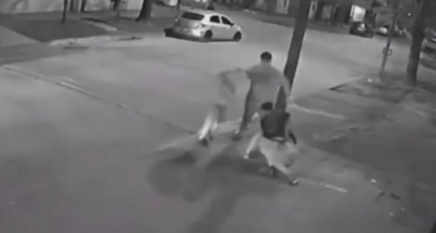 "Intentaron matarlo": brutal golpiza en patota a un adolescente a la salida de un boliche