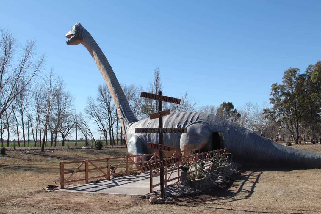 La Pampa: inauguran Microcine en la panza de un dinosaurio en Eduardo Castex 