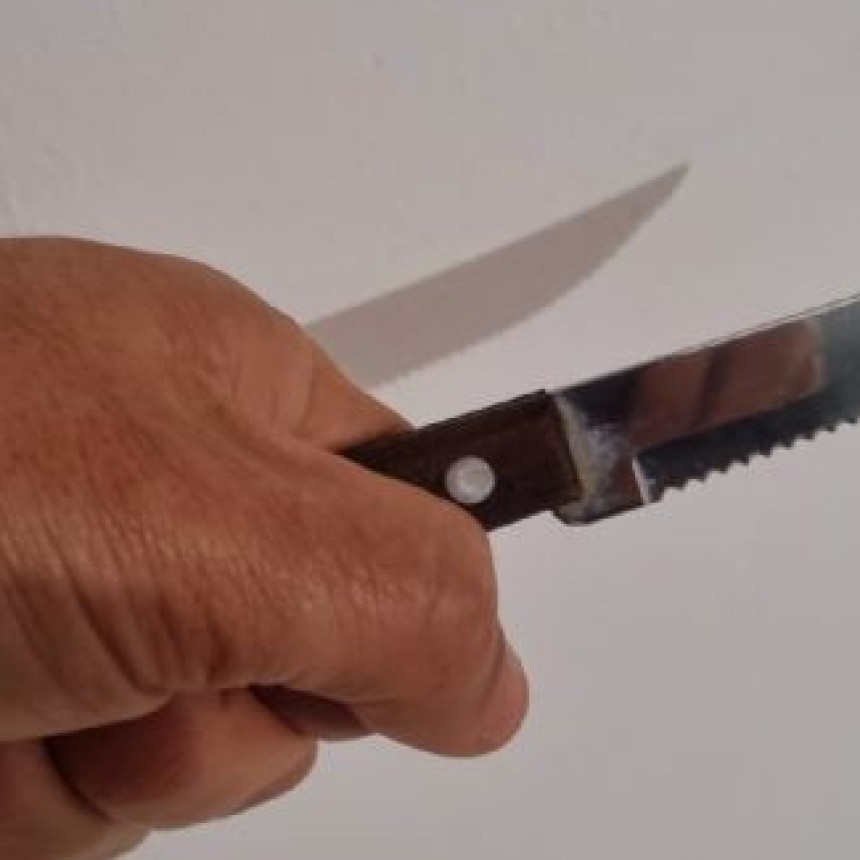 La Pampa:Ataco a su padrastro con un cuchillo y le causa graves heridas en un ojo