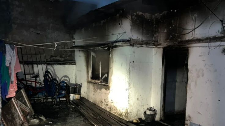 Tragedia en Los Hornos: un niño de siete años perdió la vida tras el incendio de su casa