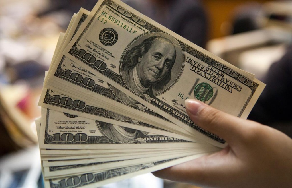 A cuánto llegarán el dólar y las reservas del BCRA este año según los principales analistas internacionales
