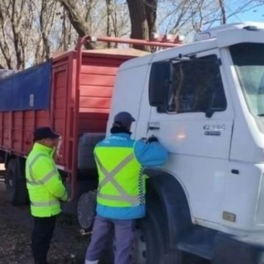 La Pamp: Iba a trabajar Borracho: Camionero dio 1,48 de alcohol en control en Catril&oacute;-
