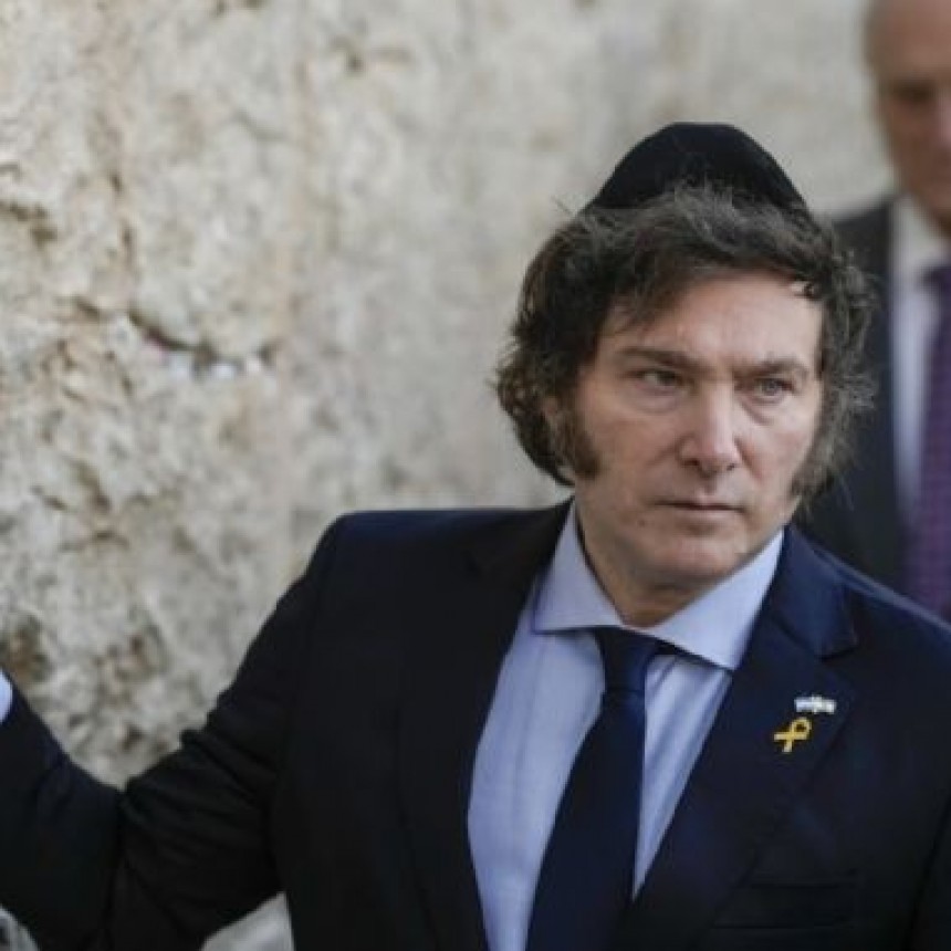 Para la encuestadora Zuban Cordoba m&aacute;s de la mitad de los argentinos rechaza la gesti&oacute;n de Javier Milei
