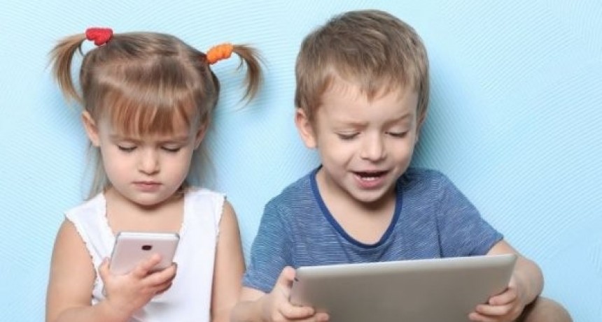 Alertan sobre el aumento de la dependencia digital en los ni&ntilde;os y adolescentes