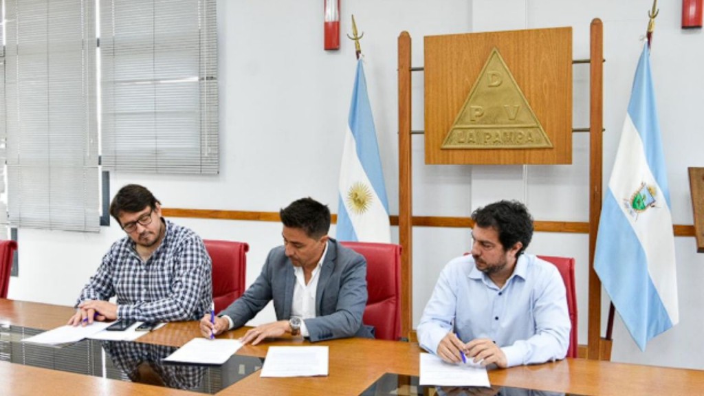 La Pampa reafirma su pol&iacute;tica de inversi&oacute;n p&uacute;blica con cinco obras viales estrat&eacute;gicas