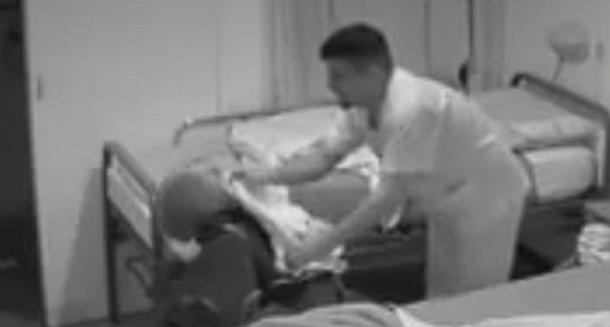 Denuncian brutal maltrato a dos abuelas en un geri&aacute;trico; &ldquo;&iquest;Por qu&eacute; no te mor&iacute;s, vieja hija de put*?