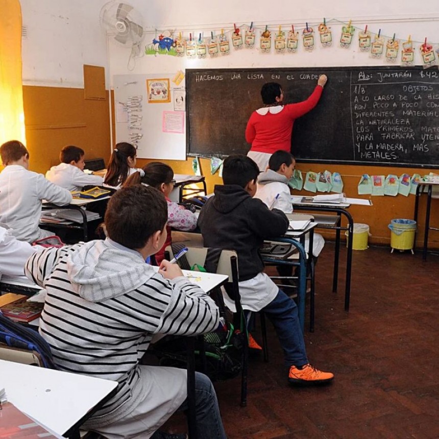 Naci&oacute;n fij&oacute; el nuevo salario m&iacute;nimo docente sin acordar con los gremios