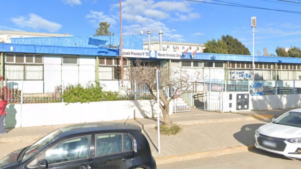 “Lo arrastró como si fuera un trapo de piso”: denunciaron a una docente por maltratar a un alumno en Chubut