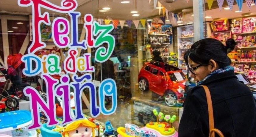 Por la crisis, la ropa desplaza a los juguetes en el Dia del Ni&ntilde;o
