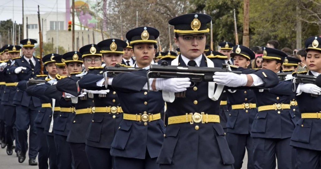 La Polic&iacute;a de La Pampa celebra su 140&deg; aniversario: desfile, muestras y cortes de tr&aacute;nsito