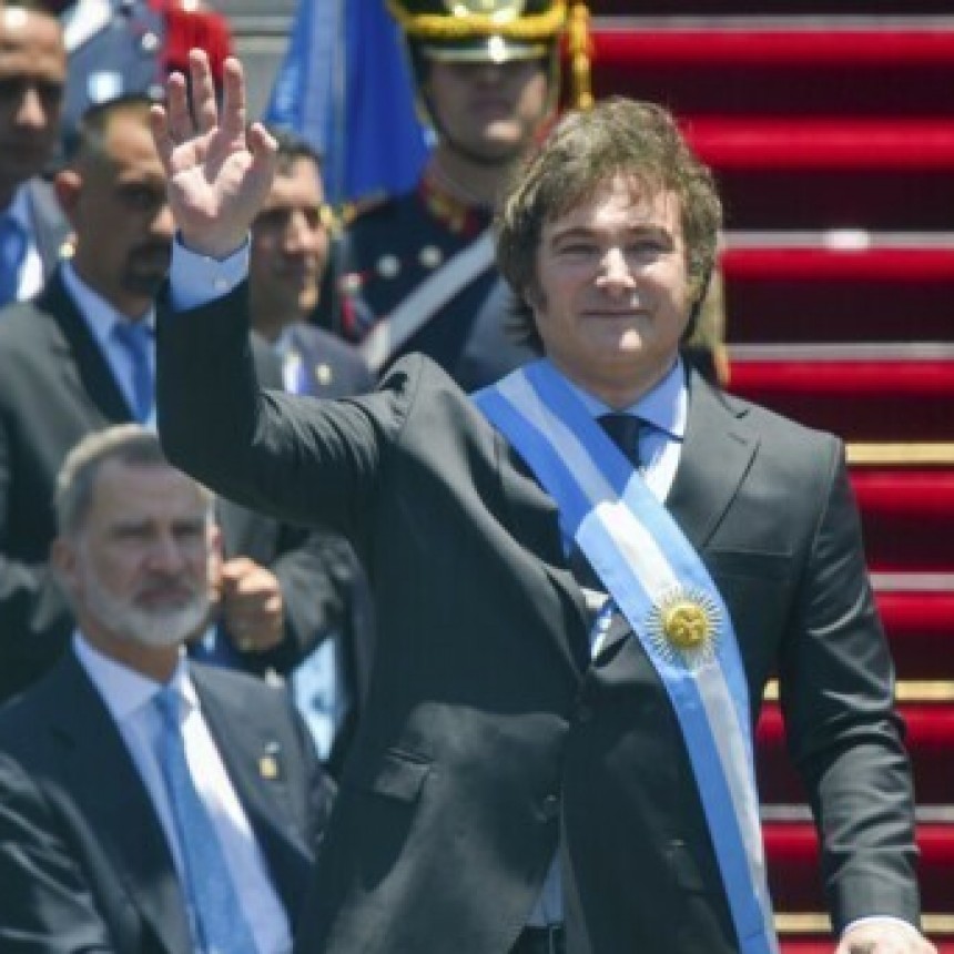 El presidente de la Naci&oacute;n oficializ&oacute; el veto total de la Ley de Movilidad Previsional