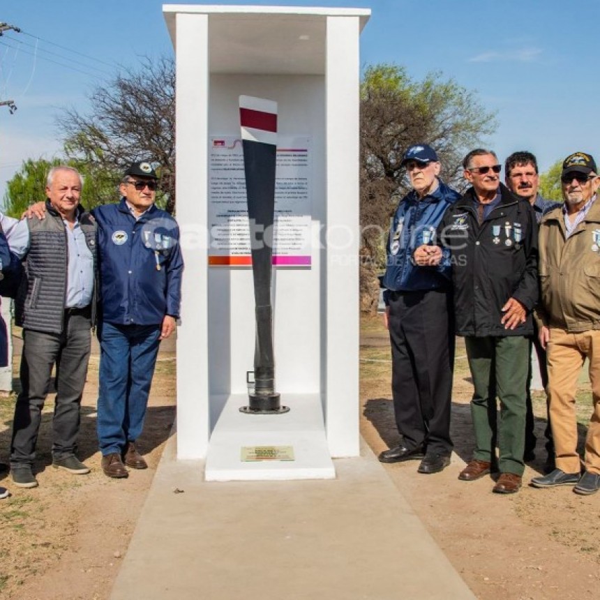 La Pampa: Se inauguro monolito de la Plazoleta H&eacute;roes de Malvinas en Castex