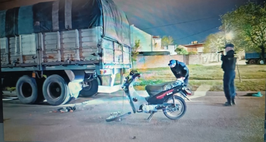 La Pampa:Un hombre choc&oacute; en moto contra un cami&oacute;n estacionado y muri&oacute;